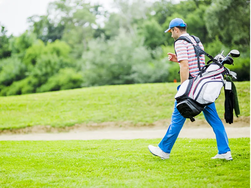 The Importance of Carrying a Golf Bag Correctly